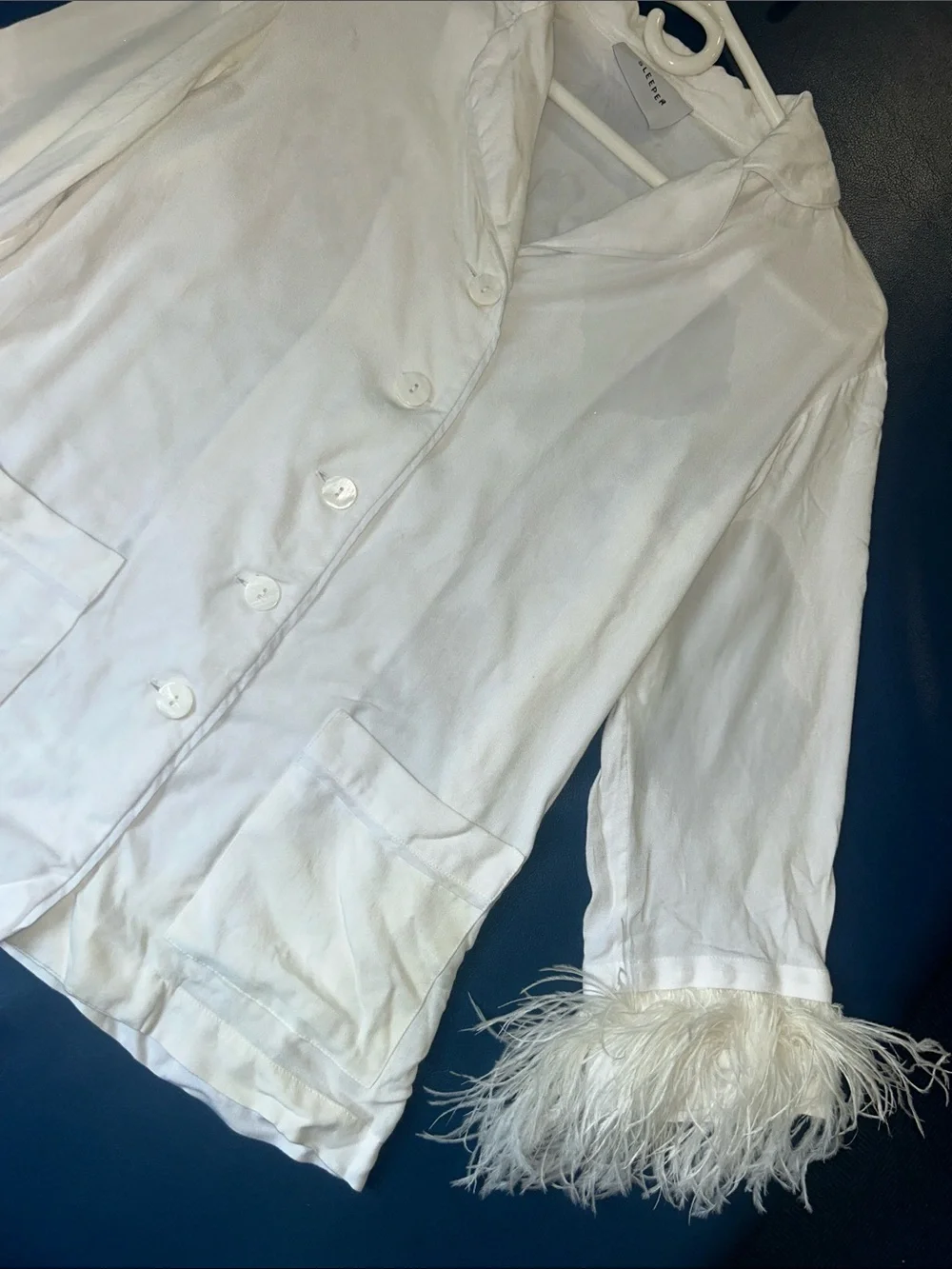 SLEEPER sz XS PRE-OWNED White Feather-Trim Button Pajama Set -FLAWED